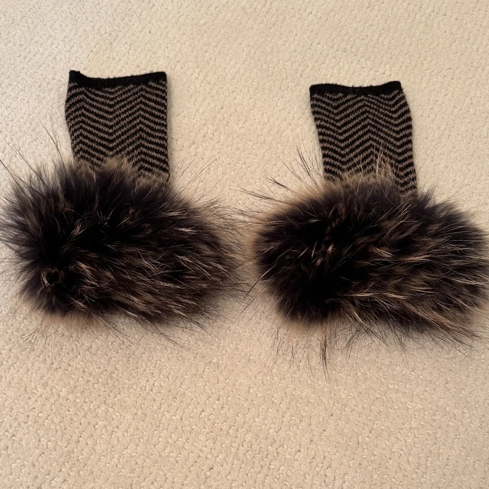 Luxurious Black and Brown Fur Cuffs - Picture 2 of 2